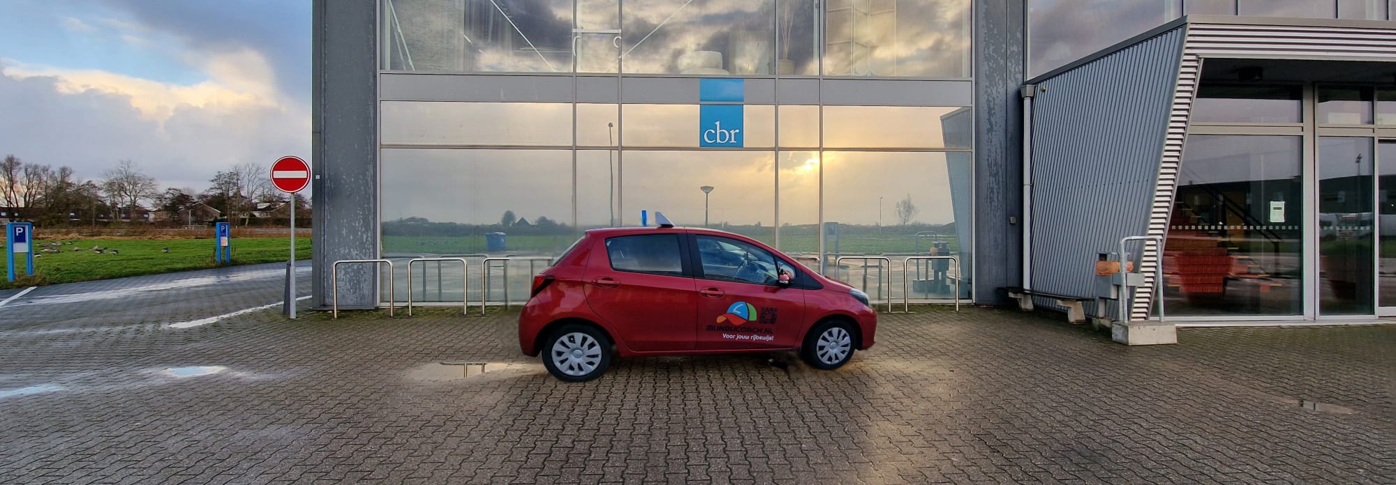 Lesauto MIJNRIJCOACH – rijles Leeuwarden Toyota Yaris Automaat